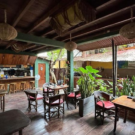 Hostal Mamacucha Монтаньита Экстерьер фото