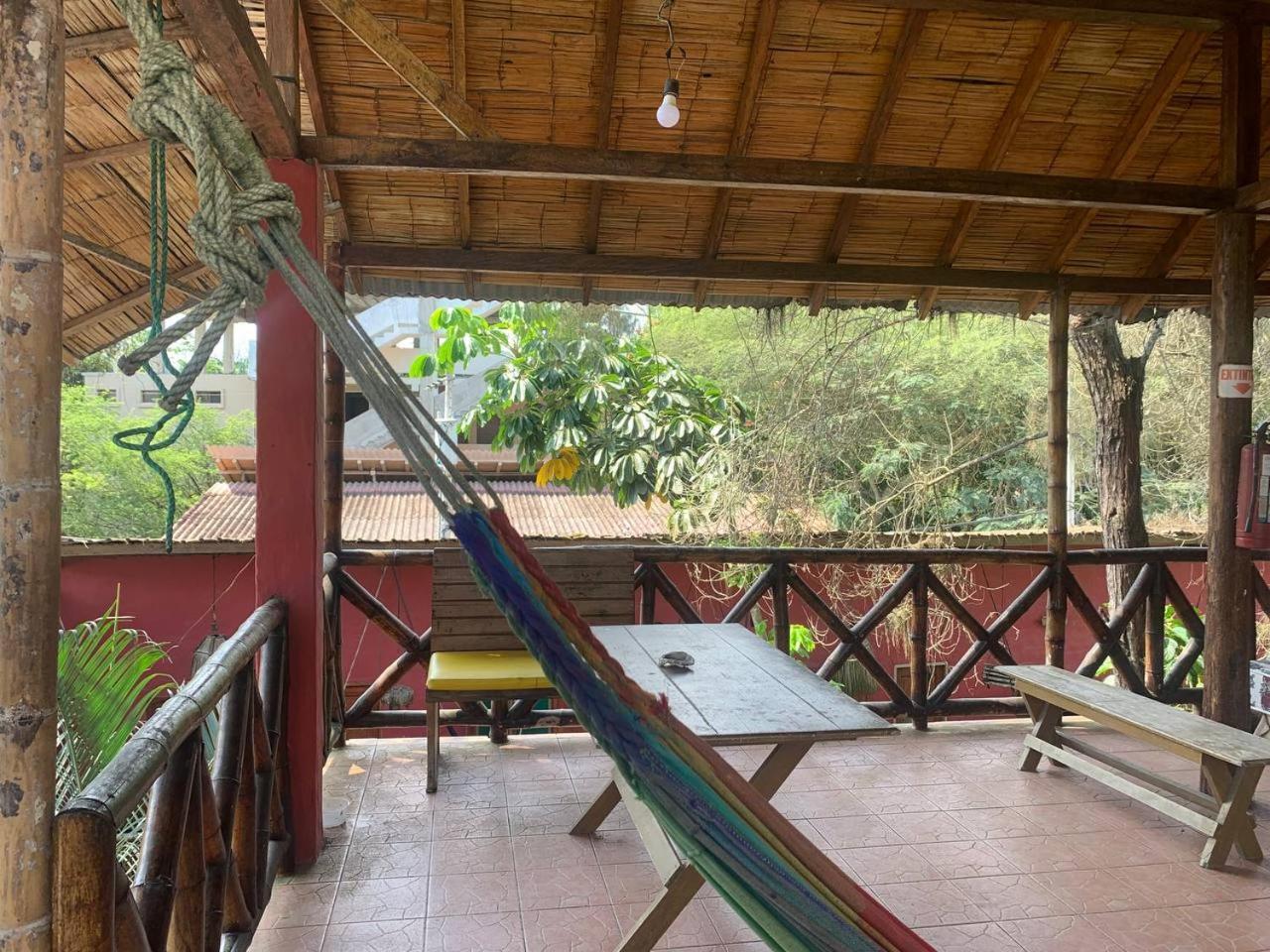 Hostal Mamacucha Монтаньита Экстерьер фото